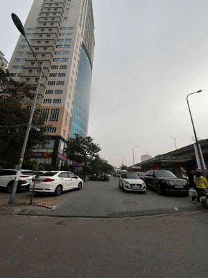 cho thuê sàn văn phòng mặt phố khuất duy tiến dt 645m2