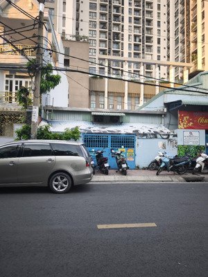 nhà cấp 4 tiện xây biệt thự 8x22.5m, đường 34 kdc bình phú 1