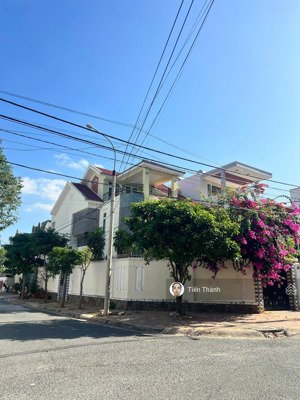 bán biệt thự đẳng cấp góc 2 mặt tiền khu đại an đường 15m full tiện ích, giá tốt chỉ 20.8 tỷ tl