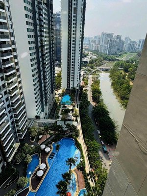 bán the view - trung tâm hành chính quận 7.dt 105m 3pn2wc view hồ bơi giá tốt nhất thị trường