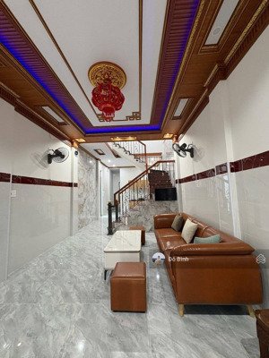 cho thuê nhà 2 tầng mới xây: đường vạn tường - sân ô tô - 2pn - 2wc