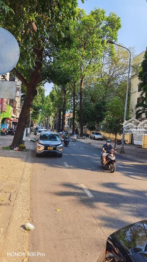 cho thuê mặt bằng đường pastuer q3 giá cực tốt. lh mr tuấn 