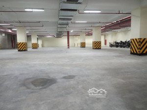 cho thuê tầng hầm 850m2 tại mặt đường võ chí công, tây hồ. giá 160tr/tháng.