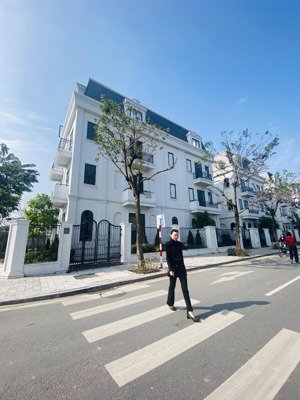 cơ hội hiếm: biệt thự solasta mansion hà đông giá 200tr/m