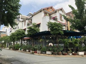 biệt thự ngay trần não - 12 x 18m - dt: 216m2 - 3 tầng - nhà đẹp - full nt - giá siêu tốt chỉ 37 tỷ