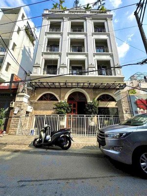 ngợp bank bán tòa khách sạn nguyễn gia trí hâm 6 tầng - 8x23m - hd thuê 176 triệu/tháng - còn 6 năm