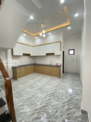 cần bán vài căn nhà và vài lô đất thổ cư sổ hồng riêng ở long hậu