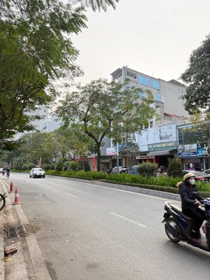 bán tòa nhà 9 tầng mặt đường mỹ đình lô góc vỉa hè dòng tiền cao! giá 80 tỷ! lh: 