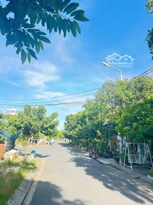 nhà mặt tiền 246,5 mét vuông ngang 18m, làm căn hộ, quán cafe