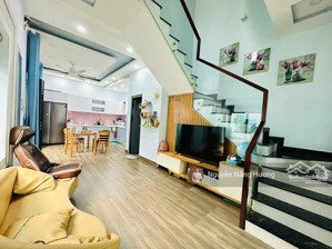 nhà 3 tầng góc 2 mặt tiền đường số 7 hoàng diệu 2 - dtcn 5.25 x 15m vuông đẹp - giá siêu tốt