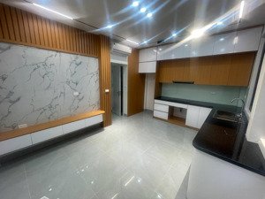 [bán gấp] nhà giáp bát 32m 5 tầng ngõ ô tô sát mặt phố kinh doanh