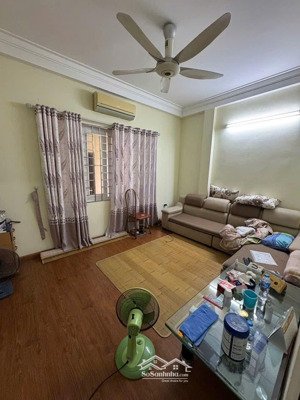 căn nhà tọa lạc vị trí vàng: cách hồ ba mẫu chỉ 20m, đi bộ 2 phút ra công viên & hồ bảy mẫu