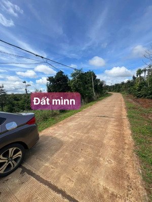 đất view núi-kdc đường bê tông oto tới đất dt tới 400m2 sẵn thổ cư mà chỉ 3xxtr