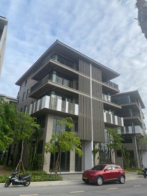 biệt thự 5pn, 6wc hoàn thiện cho thuê villa được luôn, giá chỉ 10,x tỷ/căn. sát dự án hạ long xanh