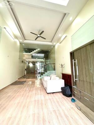 Cho thuê nhà khu phân lô Văn Cao, DT: 70m2, 4 p.ngủ full đồ.