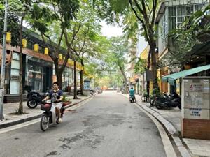 Hiếm phố Trịnh Công Sơn 206m2, 7 nổi 1 hầm, mặt tiền 7.5m thuê 200tr/tháng vỉa hè ô tô