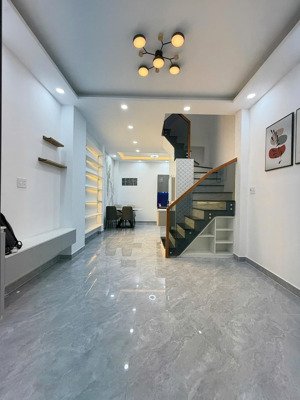 nhà xây mới 3 tầng ngay cầu nguyễn tri phương p9-q8