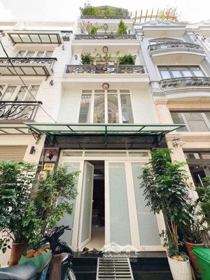 quận 7- 11,8tỷ- nhà 4 tầng- ô tô đỗ cữa- 51,5m2, 1trệt+ lửng+ 2 lầu- 5pn, 5wc- nội thất cao cấp