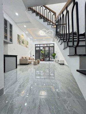 hẻm xe hơi âu dương lân - 52m2 - nhà mới - tặng nội thất - chỉ nhỉnh 5 tỷ