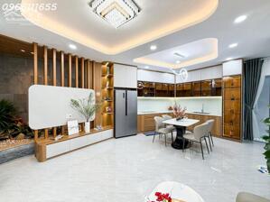 BÁN NHÀ VÕ THỊ SÁU - P. TÂN ĐỊNH - 45M² (6.6 x 7) - 3 TẦNG BTCT - 3PN 4WC - SÂN TRƯỚC, SÂN SAU, SÂN THƯỢNG CHIL. MT 18