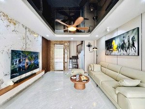 nhà có thang máy- gần nguyễn oanh , gv - dt 51m2( 4.1x13m)-4tầng - ô tô ngủ trong nhà - 9.5 tỷ tl