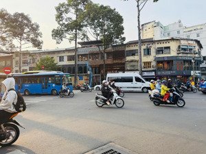 lô góc c4 - 2 mặt hẻm đề thám quận 1 17m2 - 6m ra mat tien - gần bùi viện - tặng gpxd 4 tầng