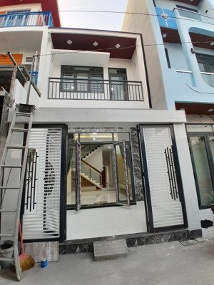 nhà mới xây 2 tầng sạch đẹp ở ngay, 1/ hẻm ôtô đường tân xuân 1