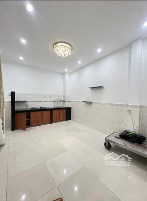 3.95 tỷ - hẻm xe hơi - bùi đình tuý - 4 tầng - 2 pn - ngay chợ bà chiểu