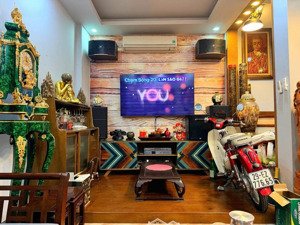 hiếm, nhà siêu đẹp, lô góc gần phố , ngõ thông ba gác đua, 2 thoáng . dt 45m5t mt5,2m giá 13,7tỷ