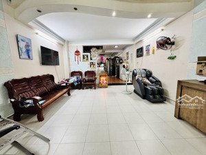 ngay trung tâm hoàng hoa thám sát mặt tiền chợ cây quéo giáp phú nhuận nhà 4 tầng 3pn