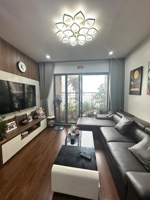 siêu phẩm hiếm lô góc - lõi long biên - 95m - nhỉnh 7 tỷ - sđcc