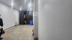 mặt ngõ hoàng văn thái, ô tô tránh,106m, mt 5m ,lô góc 2 ô tô ,7 chỗ ngủ trong nhà khu vip hiếm bán