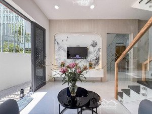 p10 q tân bình - đ. bùi thế mỹ - nhà mới đẹp - tặng toàn bộ nội thất cao cấp - mua ở ngay (2611)