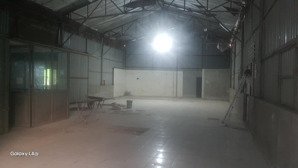 cho thuê kho 500m vừa hết hạn hợp đông. tại hiệp thành. q12. đường xe cont.