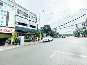 bán nhà mtkd xịn ngay đường bình phú - 5 tầng - 4,5x24m - 5pn - nội thất xịn - đường hiếm nhà bán