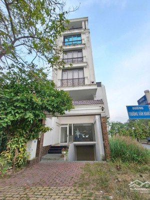 tòa nhà giảm 2 tỷ | 47 trương văn bang q2 | 5m x 20.5m = 103m² | giá 33 tỷ | thuê 70 tr