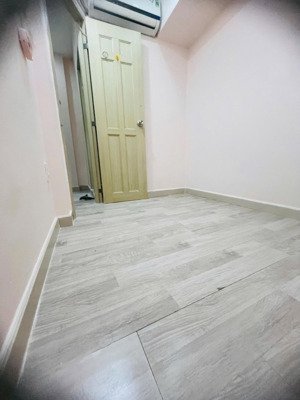 mình chủ nhà, qua tết share phòng nhỏ trong nhà q1