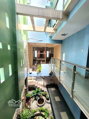 bán nhà mặt tiền ngay trục phan đăng lưu. 5x28m, trệt 4 lầu. chỉ 23.5 tỷ tl