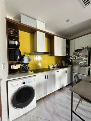 bán chung cư làng quốc tế thăng long, dịch vọng, cầu giấy dt 70m2, có 2 ngủ giá 6,2 tỷ