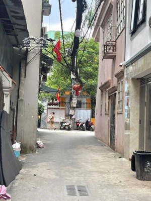 bán nhà vị trí đẹp 4 tầng dt 172m2-mt 11.6m-gần hồ tây và phố lạc long quân-quận tây hồ. giá:26.6tỷ