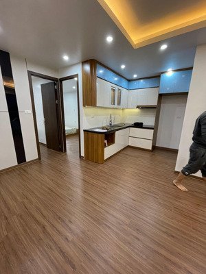 khu tập thể quân đội ô tô đỗ - an ninh tốt - nhà đẹp full nội thất sẵn ở luôn - 2 ngủ riêng biệt ở