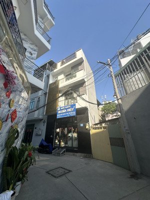 bán nhà, nhỉnh 8 tỷ, 4 tầng, 10.1x3.6m, gần trần văn khánh, q7, hxh