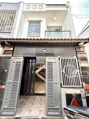 nhà đẹp shr dt 4x13m, 1 trệt 1 lầu 2pn 2wc hẻm xe hơi 5m thông hiệp thành 35 q12, giá 4,55tỷ