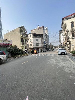 bán nhà hiếm vị trí vàng gần chung cư intracom vĩnh thanh chân cầu nhật tân