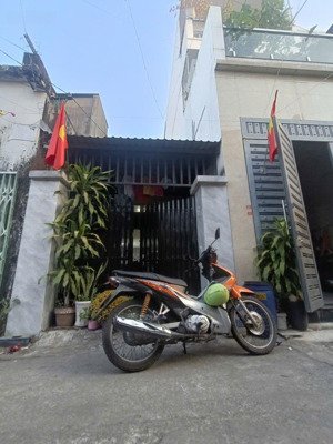 nhà cấp 4 gần khu hành chính, phường dĩ an, tp dĩ an.