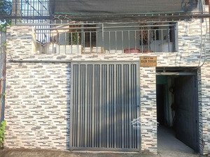 cần bán gấp nhà 5 tỷ /125m2 có đầy đủ nội thất có 10 phòng trọ . mua về sẵn ở