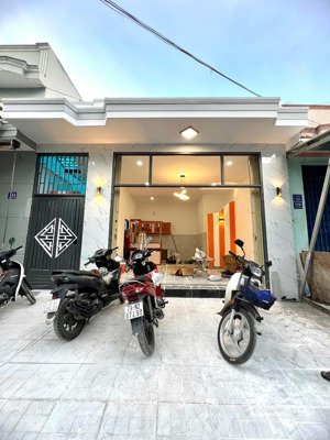 nhà đẹp đường lưu hữu phước, hòn rớ 1 , phường nam nha trang. cách dự án sun group và làng đại học