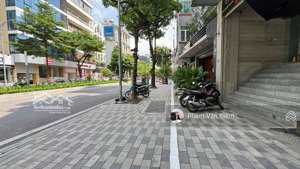 toà nhà lạc long quân - hồ tây - mặt tiền rộng vỉa hè - thang máy hầm xe - dòng tiền ổn định