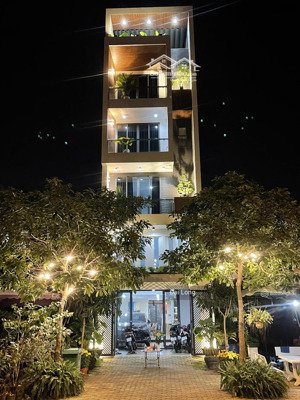 bán nhà mt trương văn bang,q2 6 tầng thiết kế hiện đại + thang máy giá tốt 40 tỷ bớt lộc.