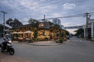 cần bán gấp trong tuần lô đất trống 2 mặt tiền đường liên huyện vị trí kinh doanh đắc địa!
dt 2